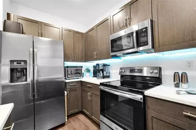 3321 W 105th Pl, Hialeah, FL 33018 - Photo 10