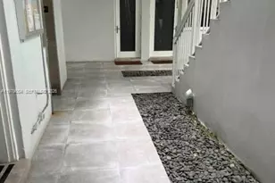 2430 NE 135th St, North Miami, FL 33181 - Photo 34