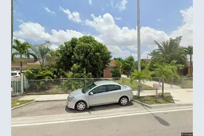 740 NE 4th Pl, Hialeah, FL 33010 - Photo 1