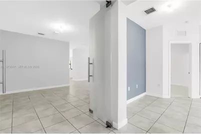 2541 SE 1st St, Homestead, FL 33033 - Photo 32