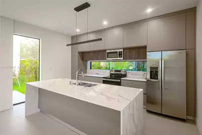 5802 NW 5th Av, Miami, FL 33127 - Photo 4