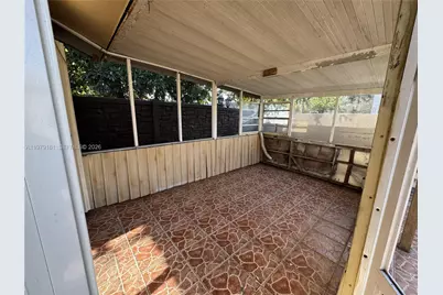 19750 Cypress Ct, Hialeah, FL 33015 - Photo 26