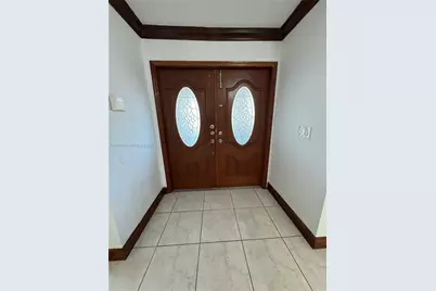 19750 Cypress Ct, Hialeah, FL 33015 - Photo 6