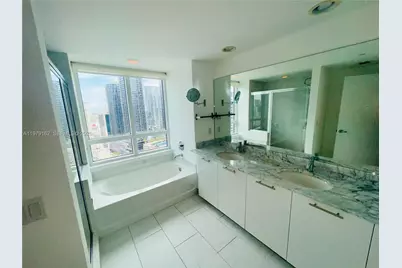 951 Brickell Ave #3211, Miami, FL 33131 - Photo 12