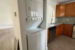 17298 NW 60th Ct, Hialeah, FL 33015 - Photo 6