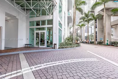41 SE 5th St #706, Miami, FL 33131 - Photo 20