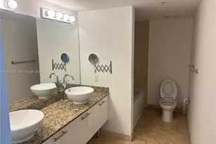 41 SE 5th St, Miami, FL 33131 - Photo 4