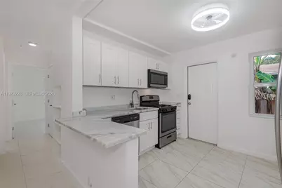 1914 Dewey St #B, Hollywood, FL 33020 - Photo 2