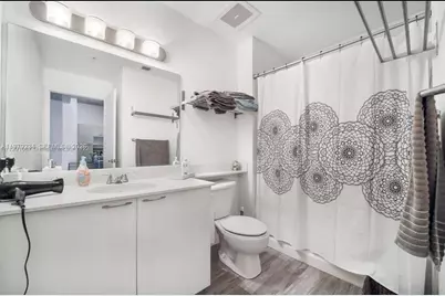 234 NE 3rd St #608, Miami, FL 33132 - Photo 4