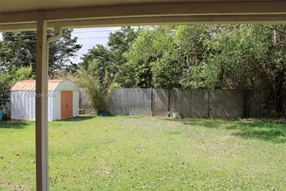 3040 SW 69th Ave, Miami, FL 33155 - Photo 8