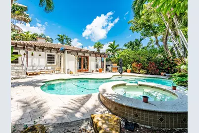 8927 Hawthorne Ave, Surfside, FL 33154 - Photo 8