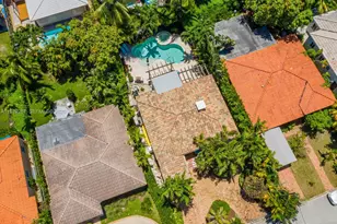 8927 Hawthorne Ave, Surfside, FL 33154 - Photo 30