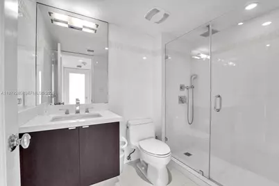 400 S Pointe Dr #1910, Miami Beach, FL 33139 - Photo 32