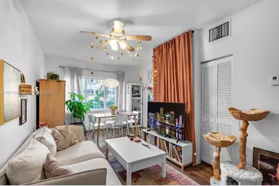 2615 Collins Ave #21, Miami Beach, FL 33140 - Photo 4