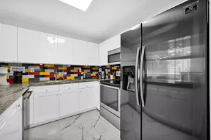 2301 Collins Ave, Miami Beach, FL 33139 - Photo 12