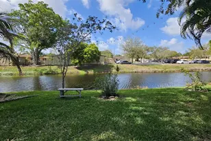 8019 NW 100th Dr, Tamarac, FL 33321 - Photo 12