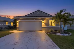 9900 S Grand Duke Cir, Tamarac, FL 33321 - Photo 34