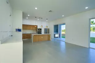 5 SW 26th Pl, Cape Coral, FL 33991 - Photo 4