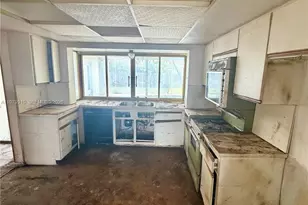 1761 SW 55th Ave, Plantation, FL 33317 - Photo 8