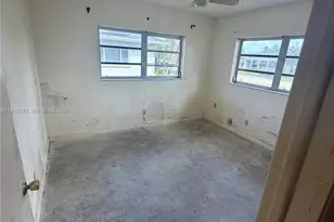 1761 SW 55th Ave, Plantation, FL 33317 - Photo 16