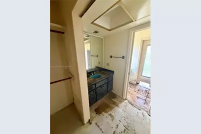 1761 SW 55th Ave, Plantation, FL 33317 - Photo 10