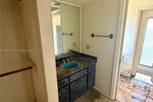1761 SW 55th Ave, Plantation, FL 33317 - Photo 10