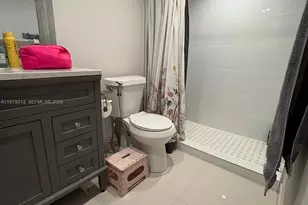 10280 NW 9th St Cir, Miami, FL 33172 - Photo 16