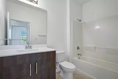 1121 NW 41st Ln, Lauderhill, FL 33313 - Photo 8