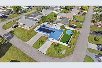 1101 NW 86th Ter, Pembroke Pines, FL 33024 - Photo 36