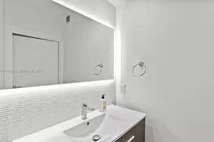 110 Washington Ave, Miami Beach, FL 33139 - Photo 12