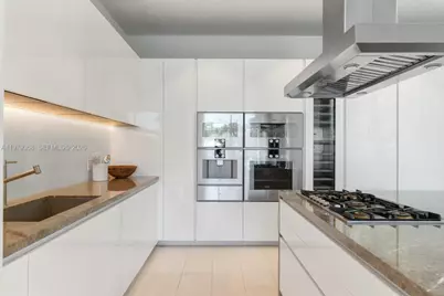 1051 W 48th St #4, Miami Beach, FL 33140 - Photo 24