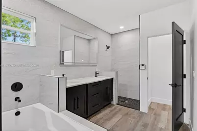 710 Bedford Point Ave, Lehigh Acres, FL 33974 - Photo 20