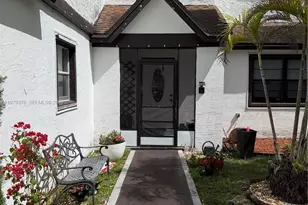 25051 SW 129th Ct, Homestead, FL 33032 - Photo 2