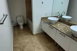 41 SE 5th St, Miami, FL 33131 - Photo 10