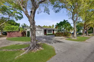 2301 NE 196th St, Miami, FL 33180 - Photo 50