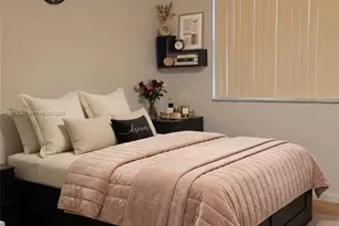 750 NE 199th St, Miami, FL 33179 - Photo 4