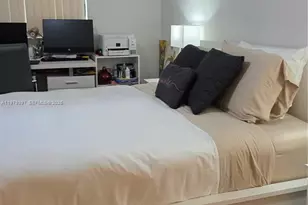 750 NE 199th St, Miami, FL 33179 - Photo 26