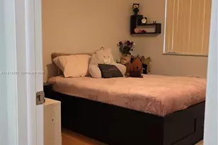 750 NE 199th St, Miami, FL 33179 - Photo 18