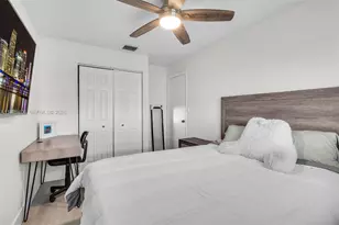 1305 NW 122nd Terrace, Pembroke Pines, FL 33026 - Photo 18