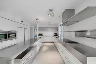 5801 Collins Ave, Miami Beach, FL 33140 - Photo 16