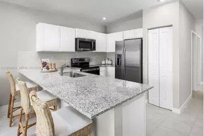 671 NW 10th Ct, Florida City, FL 33034 - Photo 2