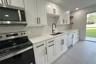 9470 Tangerine Pl, Davie, FL 33324 - Photo 1