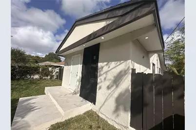 1361 NW 59th St, Miami, FL 33142 - Photo 4