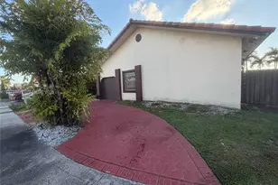 1090 NW 128th Ct, Miami, FL 33182 - Photo 4