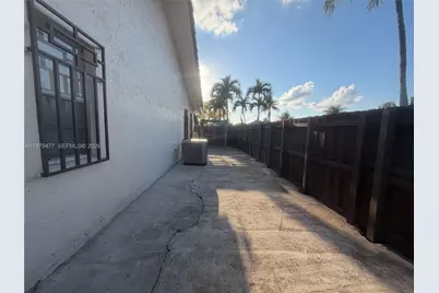 1090 NW 128th Ct, Miami, FL 33182 - Photo 40