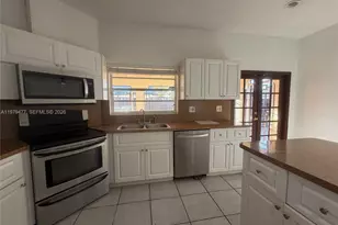 1090 NW 128th Ct, Miami, FL 33182 - Photo 32