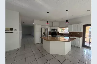 1090 NW 128th Ct, Miami, FL 33182 - Photo 34