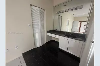 1090 NW 128th Ct, Miami, FL 33182 - Photo 22