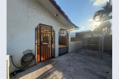 1090 NW 128th Ct, Miami, FL 33182 - Photo 44