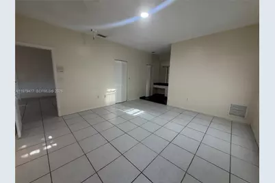 1090 NW 128th Ct, Miami, FL 33182 - Photo 20